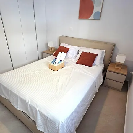 Spacious & Modern - Location