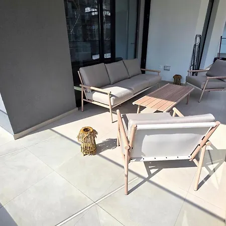 公寓 Spacious & Modern - Location 拉纳卡