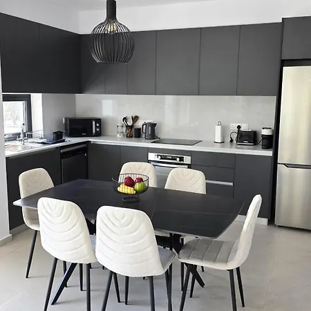 公寓 Spacious & Modern - Location 拉纳卡