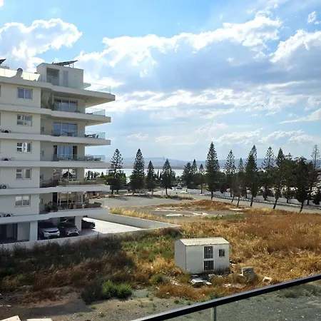 Spacious & Modern - Location 公寓 拉纳卡